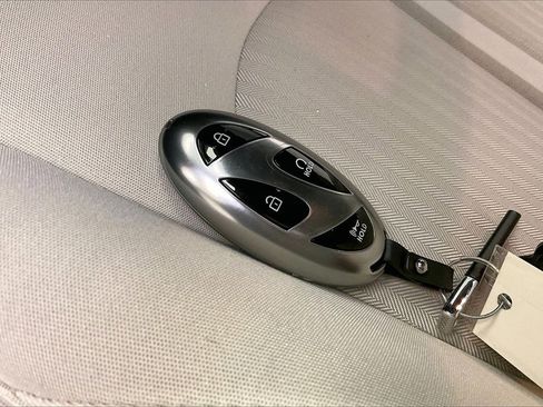 Certified 2025 Hyundai Sonata SE image 9