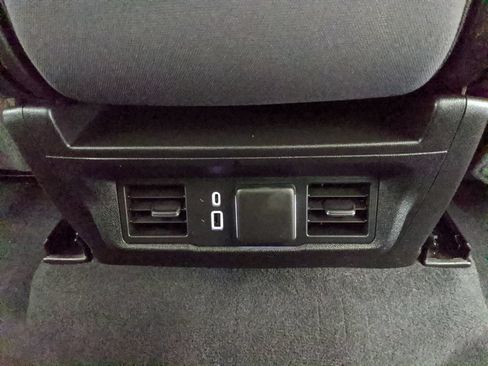 Used 2022 Chevrolet Silverado 1500 LT w/ Protection Package AWD/4WD image 16