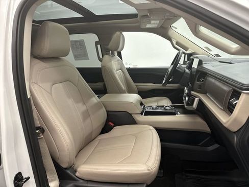 Used 2023 Ford Expedition Limited image 30