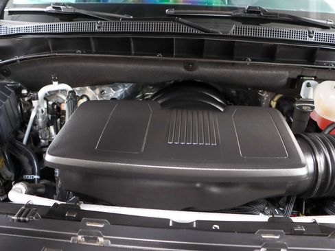 Used 2024 Chevrolet Suburban RST w/ Luxury Package image 36