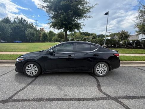 Used 2022 Nissan Sentra S FWD image 2