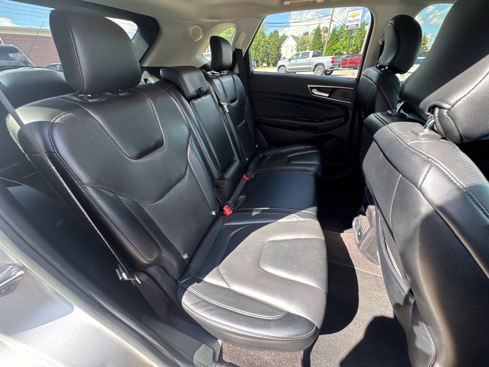 Used 2019 Ford Edge Titanium w/ Equipment Group 301A FWD image 27