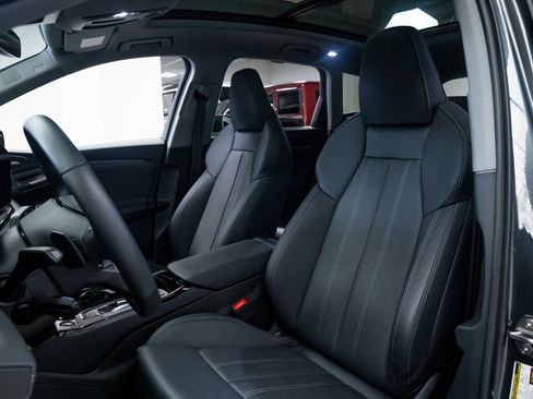 Used 2025 Audi Q6 e-tron Premium Plus w/ Premium Plus image 18