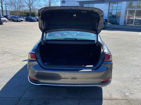 Used 2023 Lexus ES 300h w/ Premium Package image 32