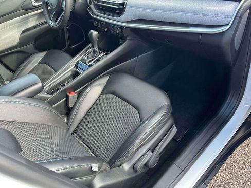 Used 2024 Jeep Compass Latitude image 11