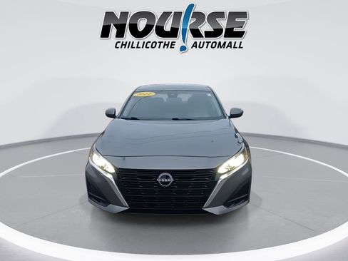 Used 2024 Nissan Altima 2.5 SV image 3