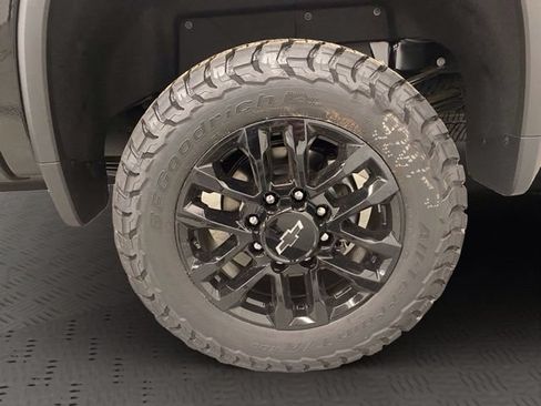 New 2026 Chevrolet Silverado 2500 High Country w/ Midnight Edition AWD/4WD image 16