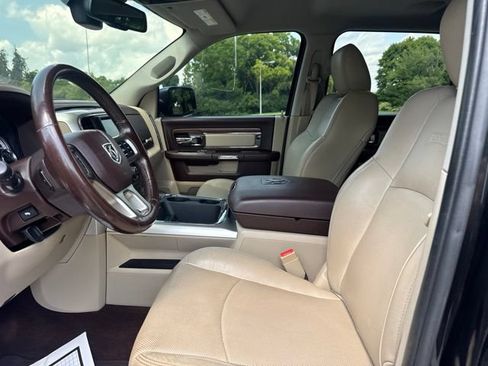 Used 2016 RAM 1500 Laramie w/ Convenience Group AWD/4WD image 15