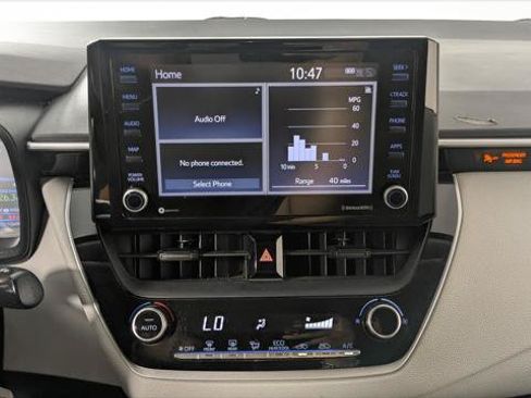 Used 2022 Toyota Corolla LE FWD image 28