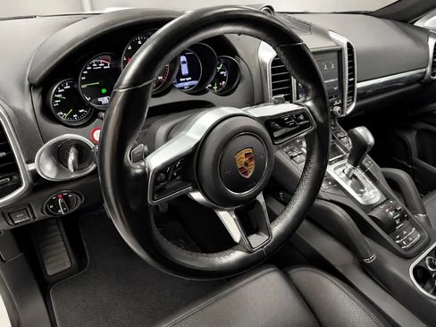 Used 2018 Porsche Cayenne S AWD/4WD image 10