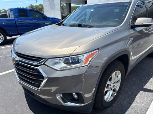 Used 2019 Chevrolet Traverse LT FWD image 1