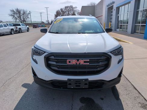 Used 2020 GMC Terrain SLT w/ Preferred Package image 3