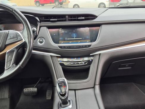 Used 2019 Cadillac XT5 Platinum AWD/4WD image 9