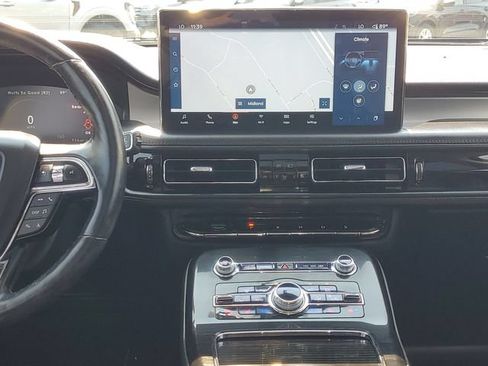 Used 2022 Lincoln Nautilus Reserve AWD/4WD image 32