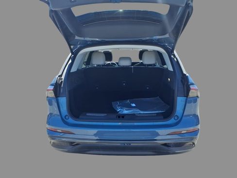New 2026 Lincoln Nautilus Premier w/ Equipment Group 102A AWD/4WD image 8