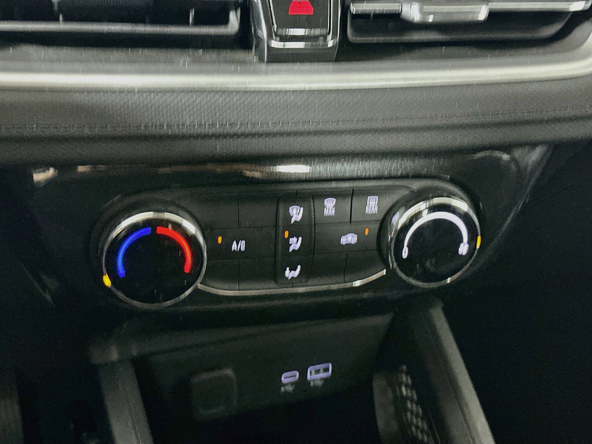 Used 2025 Chevrolet TrailBlazer LT FWD image 23