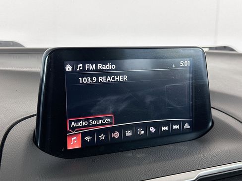 Used 2018 MAZDA MAZDA3 Sport image 21