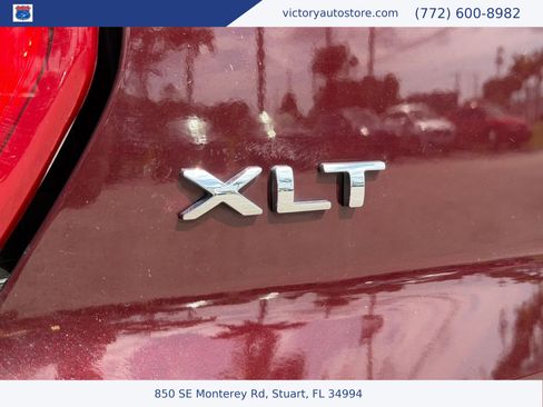 Used 2018 Ford Explorer XLT w/ Equipment Group 202A AWD/4WD image 9