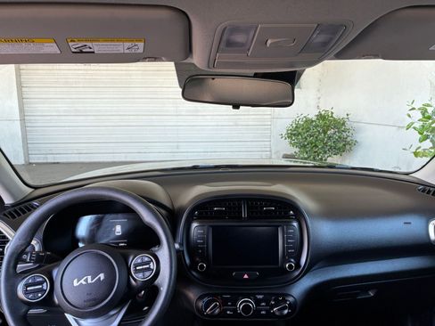 Used 2025 Kia Soul LX w/ LX Technology Package image 33