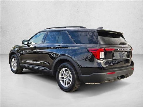 New 2026 Ford Explorer Active RWD image 7