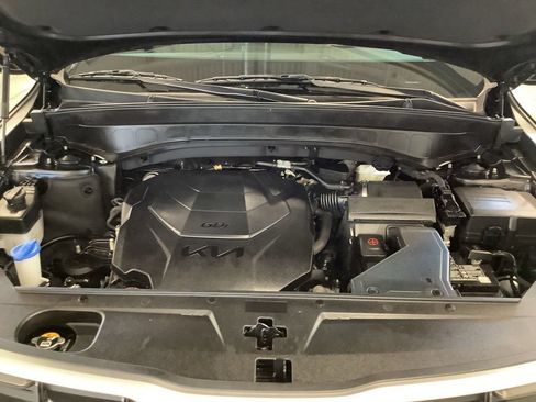 Certified 2023 Kia Telluride S w/ S Sunroof Package AWD/4WD image 17