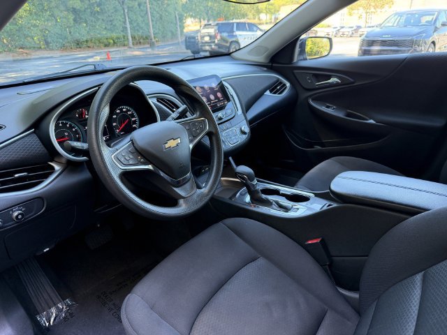 Used 2025 Chevrolet Malibu LT FWD image 14