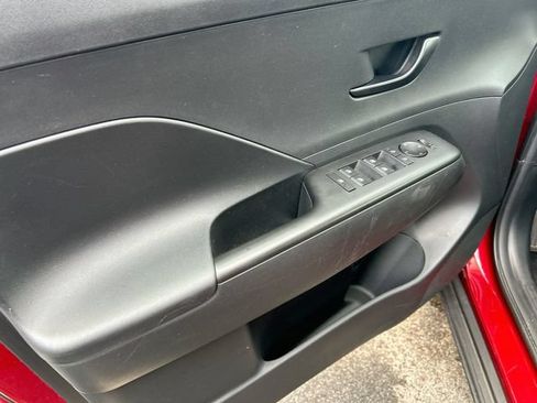 Certified 2025 Hyundai Kona SEL AWD/4WD image 7