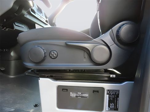 Used 2024 Mercedes-Benz Sprinter 2500 image 56