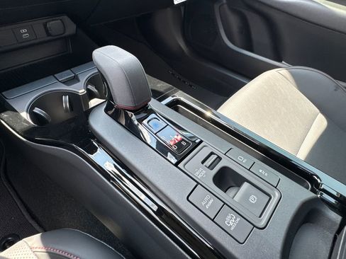 New 2025 Toyota Prius Plug-In Hybrid image 30