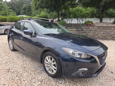 Used 2015 MAZDA MAZDA3 i Touring w/ Technology Package FWD image 1