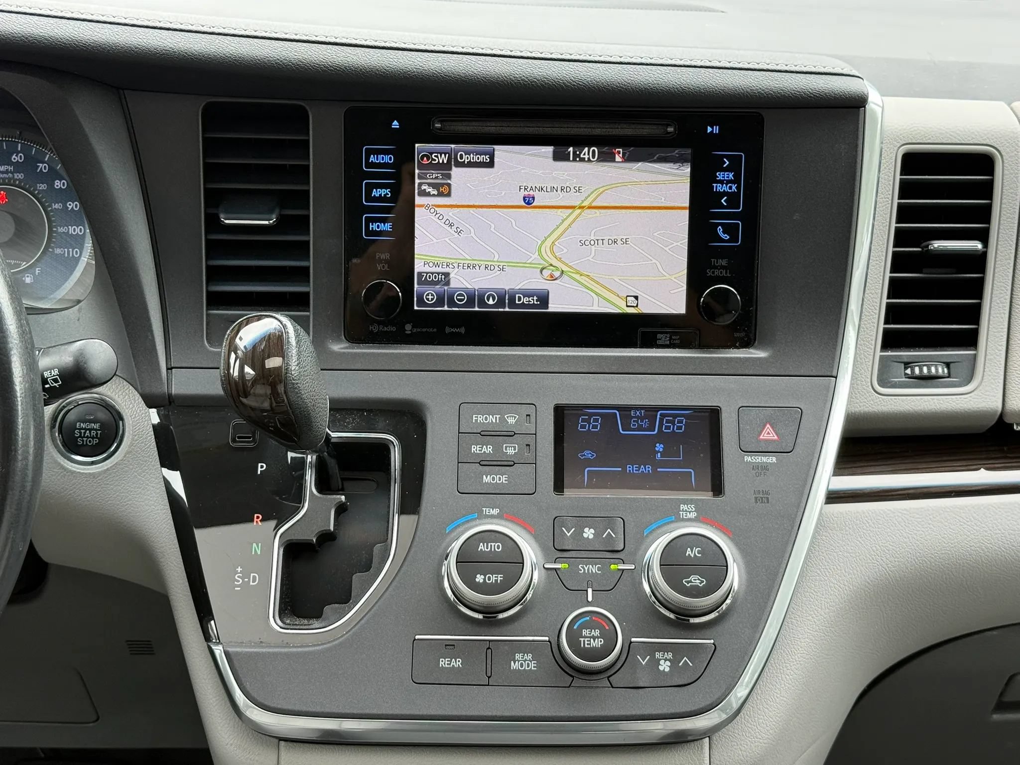 Used 2017 Toyota Sienna XLE Premium FWD image 20