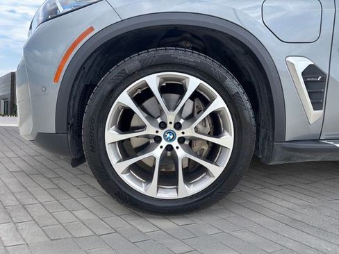 Used 2024 BMW X5 xDrive50e AWD/4WD image 9