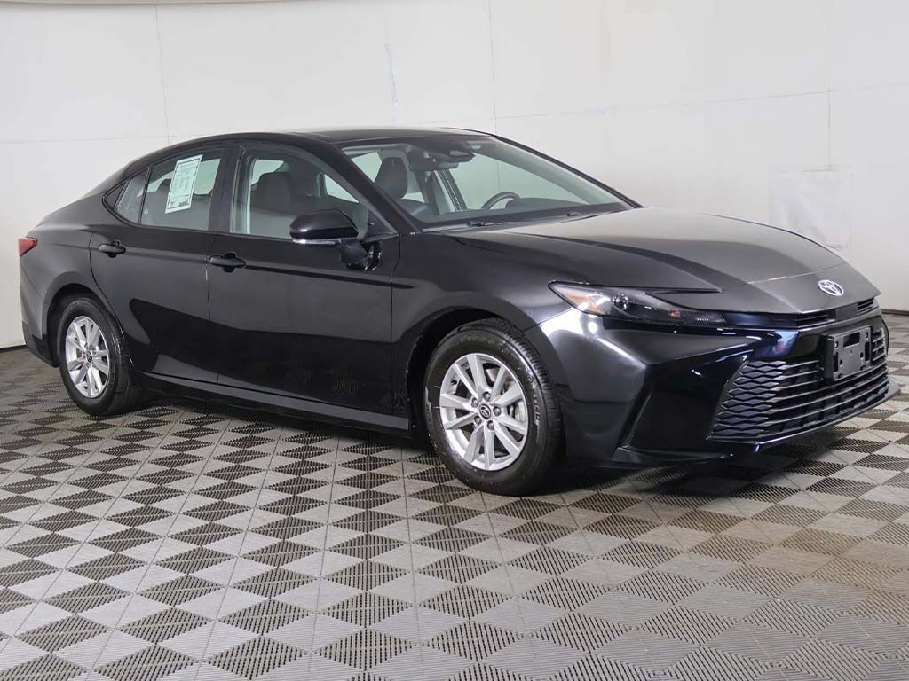 Used 2025 Toyota Camry LE FWD image 2
