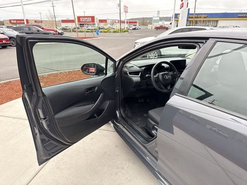 Used 2023 Toyota Corolla LE FWD image 10