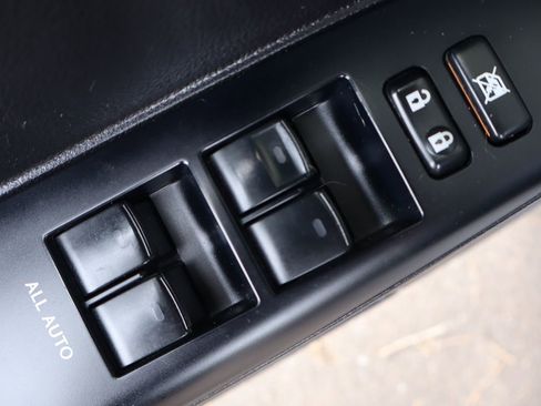 Used 2012 Lexus CT 200h Premium w/ Leather Pkg FWD image 27