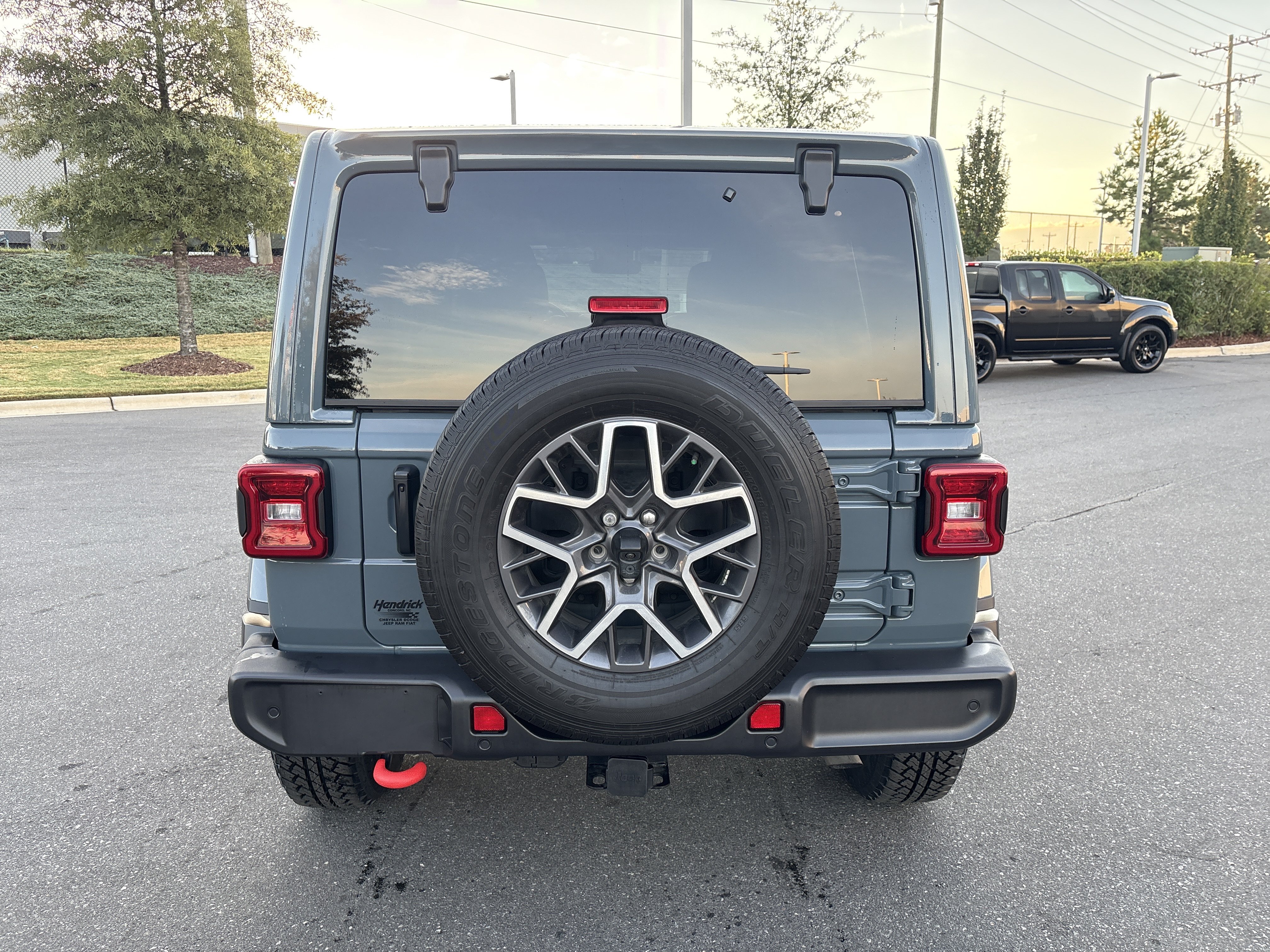 Used 2024 Jeep Wrangler Unlimited Sahara w/ Technology Group AWD/4WD image 8