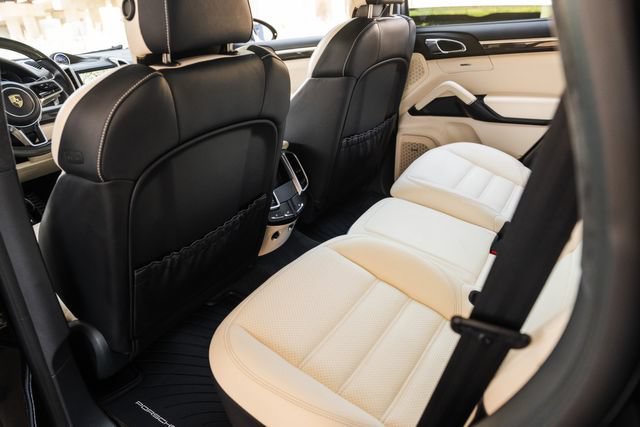 Used 2016 Porsche Cayenne Turbo AWD/4WD image 71