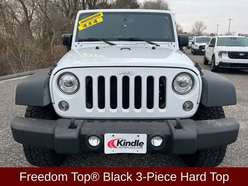 Used 2017 Jeep Wrangler Unlimited Rubicon w/ Connectivity Group image 2