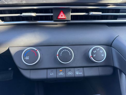 Certified 2025 Hyundai Elantra SE w/ Cargo Package image 11