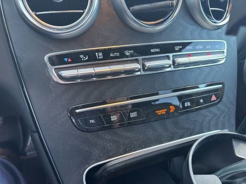 Used 2022 Mercedes-Benz GLC 300 SUV image 13