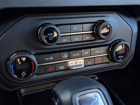 New 2025 Ford Bronco Big Bend image 8