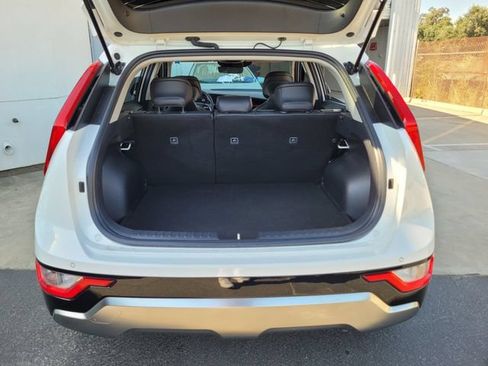 Certified 2025 Kia Niro EX Touring FWD image 28
