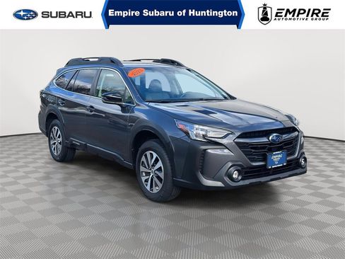 Used 2023 Subaru Outback Premium image 1