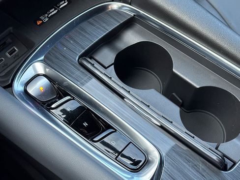 Used 2024 Buick Enclave Premium image 22