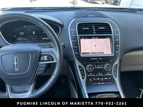 Used 2019 Lincoln Nautilus Reserve FWD image 10