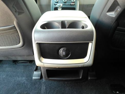 Used 2024 Kia Carnival LX FWD image 26
