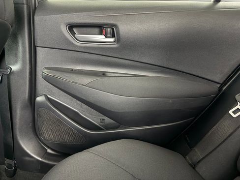 Used 2021 Toyota Corolla LE image 32