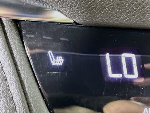 Used 2018 Cadillac XT5 Luxury w/ Driver Awareness Package AWD/4WD image 23
