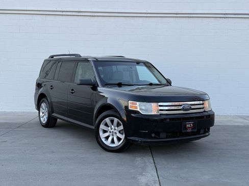 Used 2009 Ford Flex SE image 1