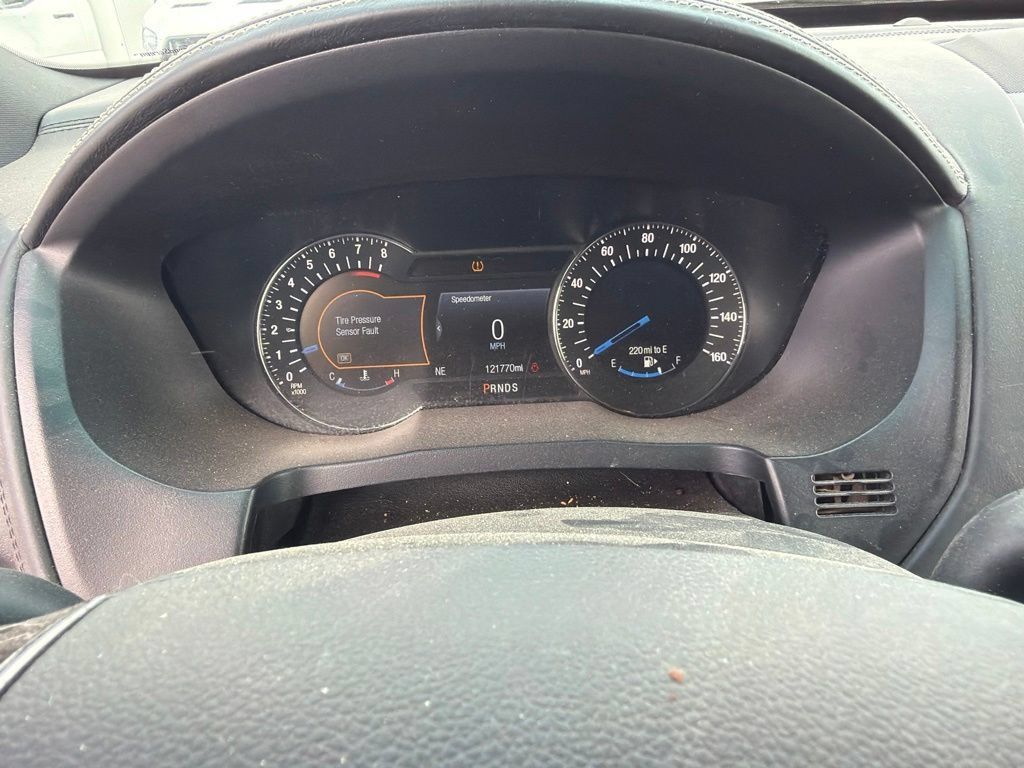 Used 2017 Ford Explorer Platinum AWD/4WD image 4